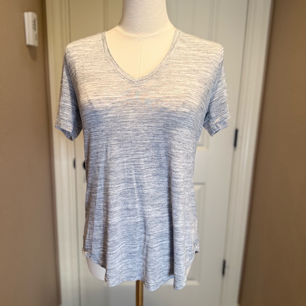 Old Navy Heathered Gray V-Neck Tee